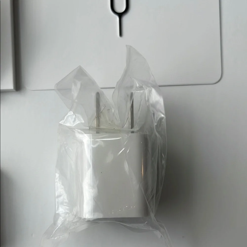 Apple White EarPhones with Lightning Cable